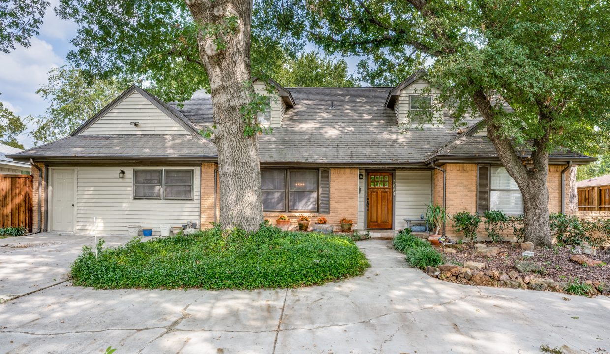 2884-meadow-port-dr-farmers-branch-tx-High-Res-1