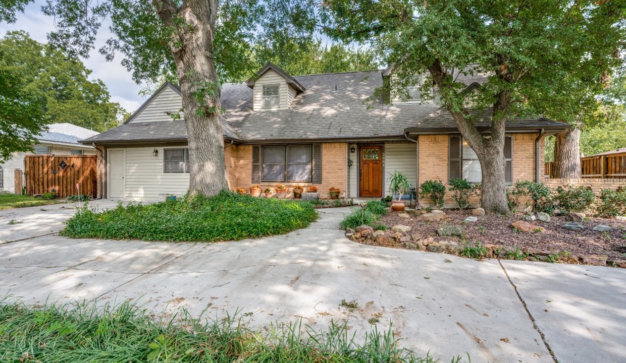 2884-meadow-port-dr-farmers-branch-tx-High-Res-2