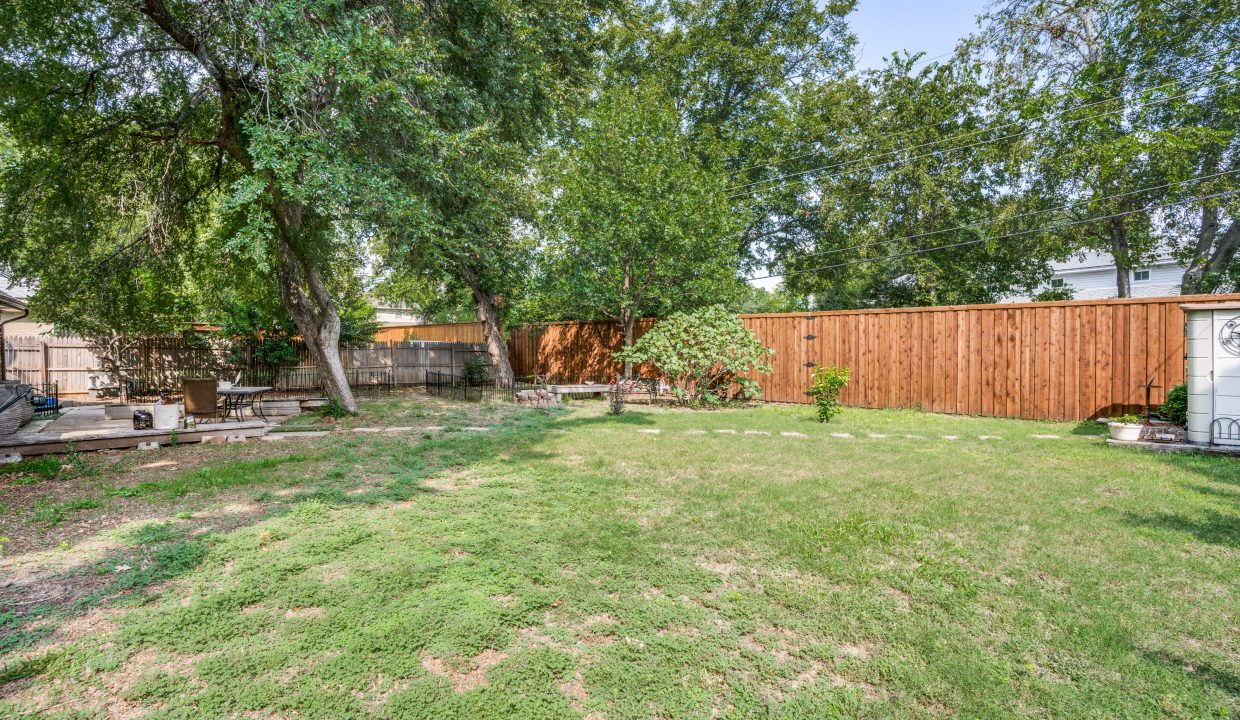 2884-meadow-port-dr-farmers-branch-tx-High-Res-23