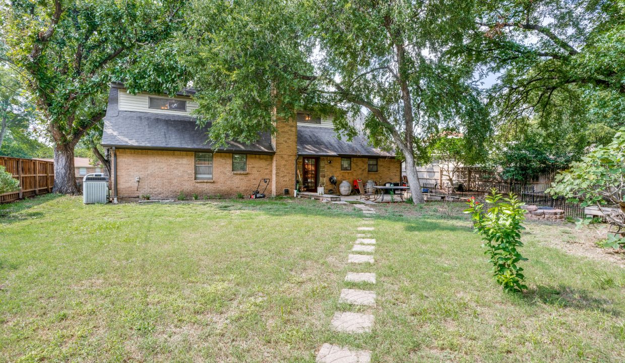 2884-meadow-port-dr-farmers-branch-tx-High-Res-24